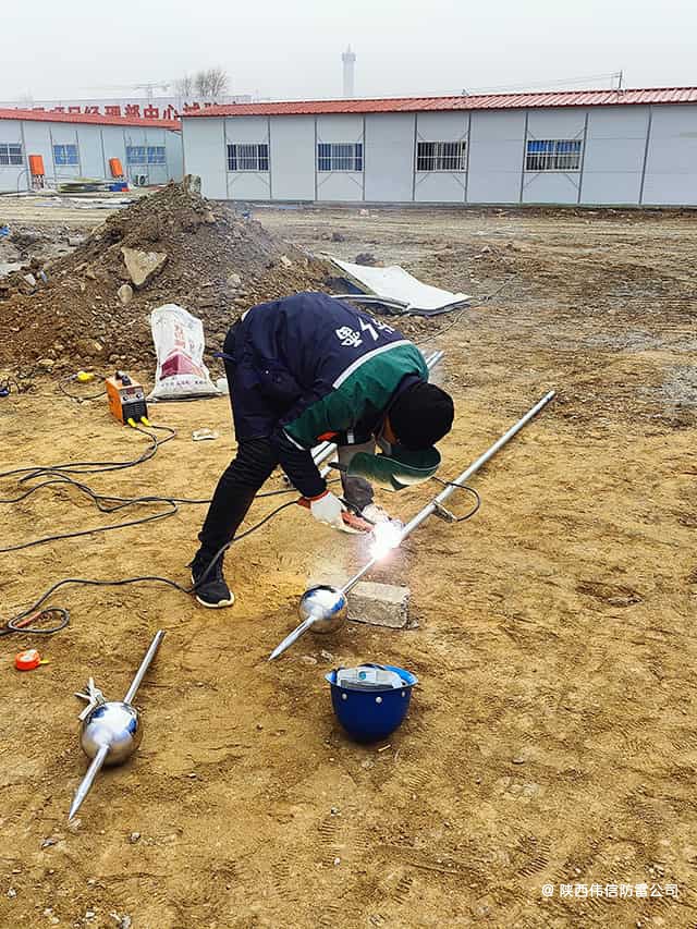 西安东站项目部拌合站避雷针安装