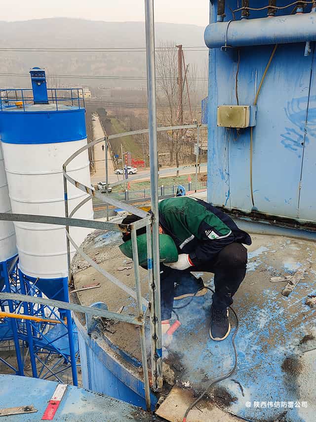 西安东站项目部拌合站避雷针安装