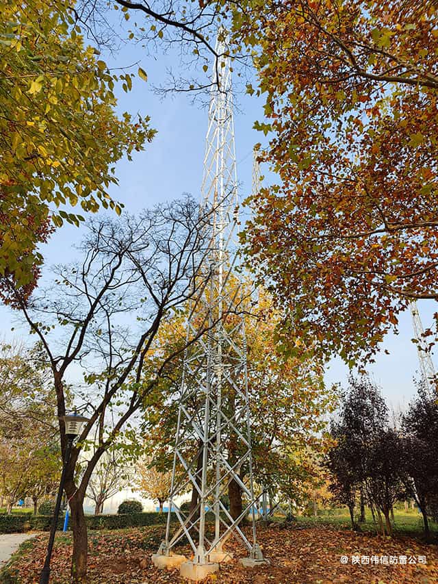 西安某军工单位四角避雷针塔安装-1.jpg