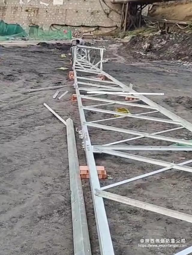 陕西延安某煤矿30米GFL1-9四角角钢避雷针塔安装项目