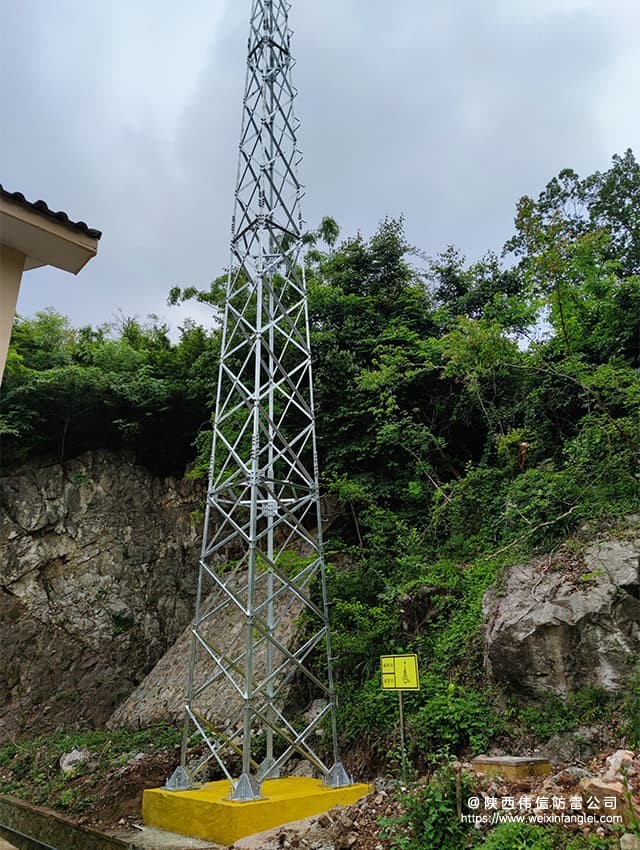 陕西渭南某炸药库20米GFW四角拉线避雷塔安装项目