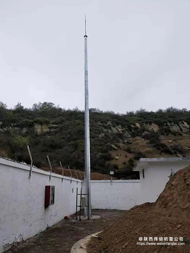 延安黄陵县某炸药库15米GH环形避雷针塔安装项目案例