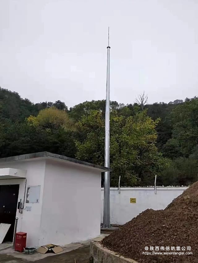 延安黄陵县某炸药库15米GH环形避雷针塔安装项目案例
