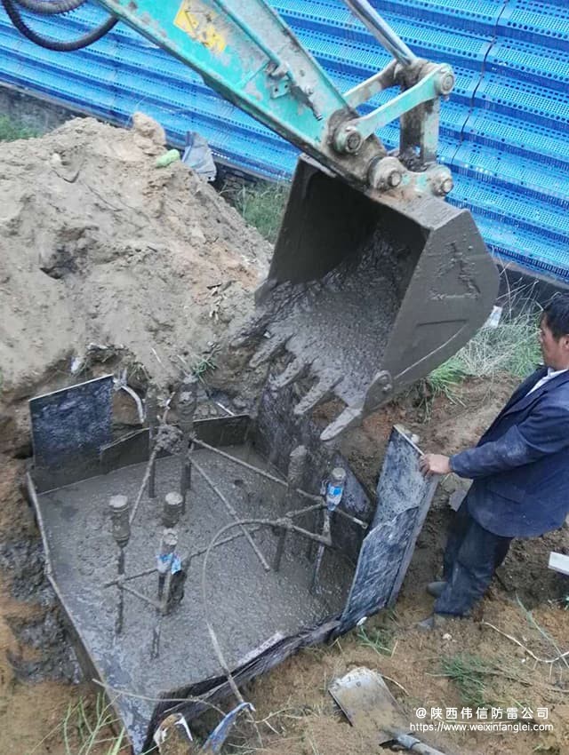 榆林泰发祥矿业直击雷防护GJT三角避雷针塔安装项目