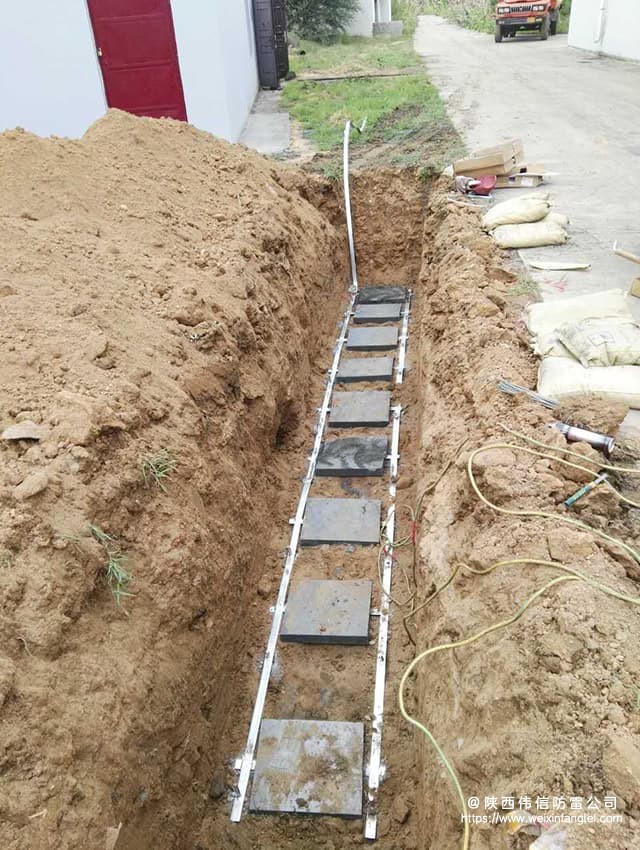 榆林泰发祥矿业直击雷防护GJT三角避雷针塔安装项目