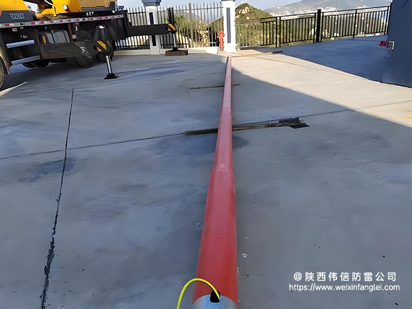 X波段气象雷达玻璃钢避雷针安装.jpg